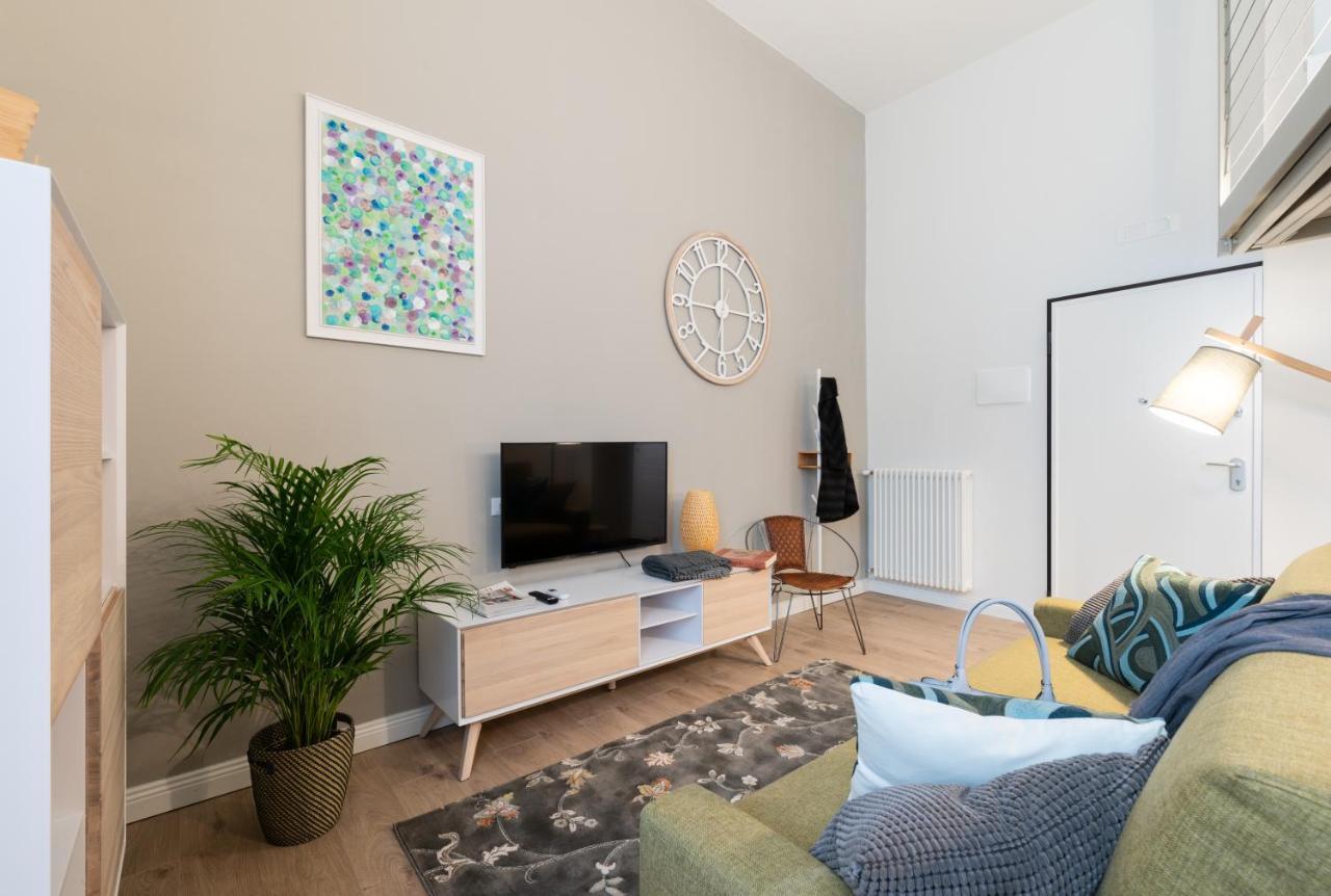 Living Walls Apartment Florenz
